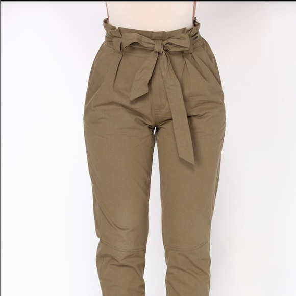 Fashion Nova - Cargo pants in Olive Green SIZE 2 - Picture 2 of 5